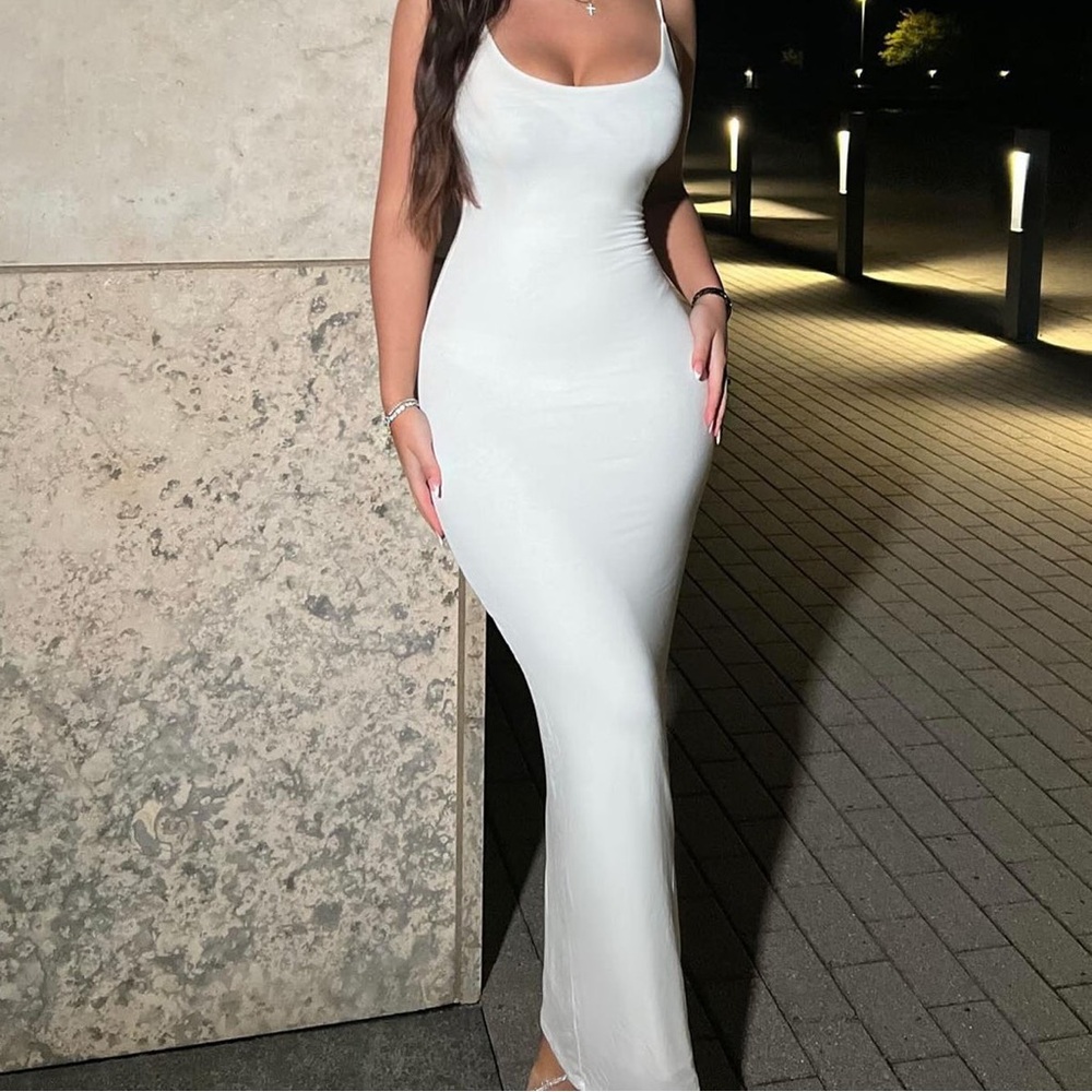 NWT- white fashion nova maxi dress small